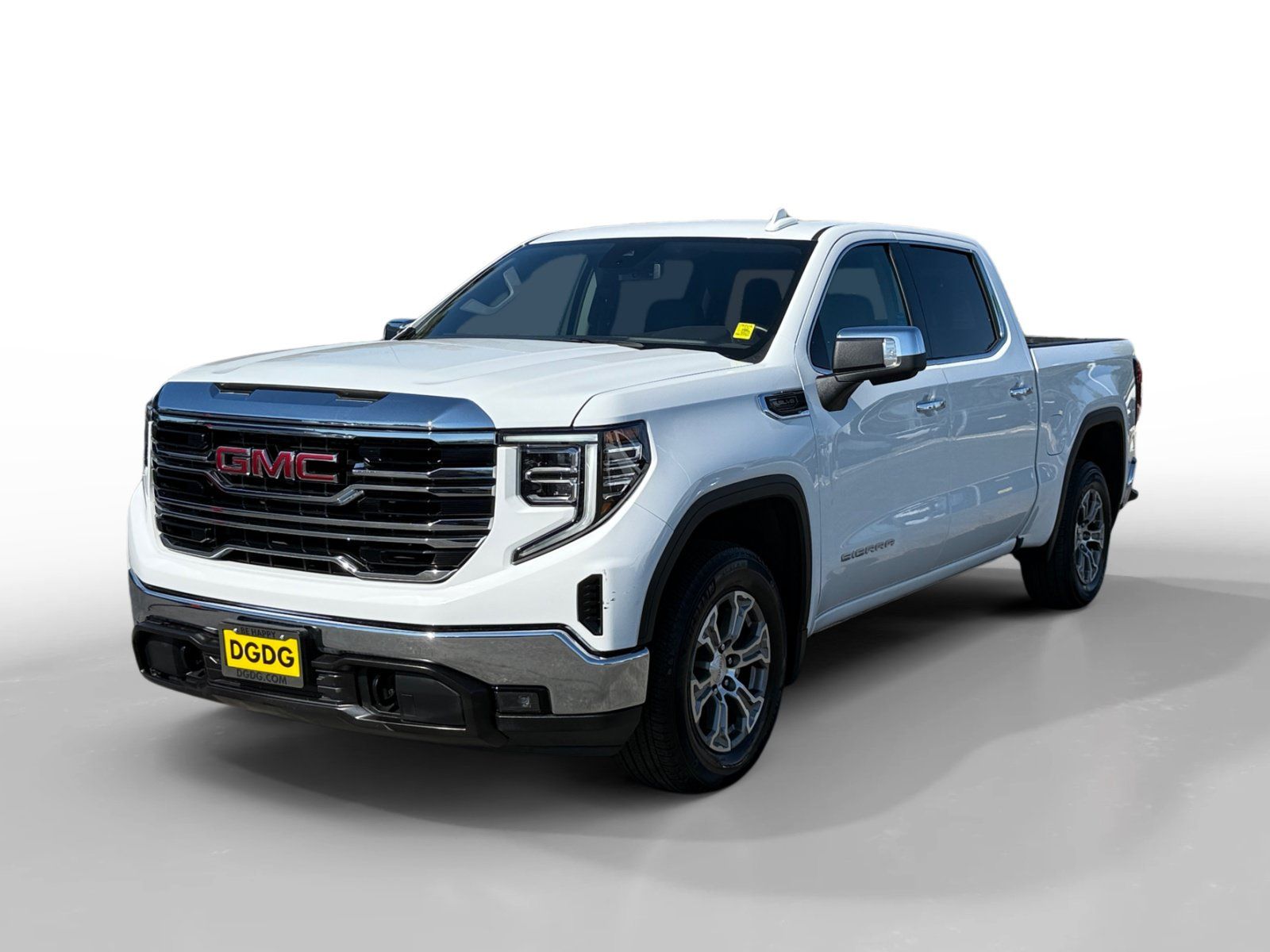 Used 2025 GMC Sierra 1500 SLT RWD image 1