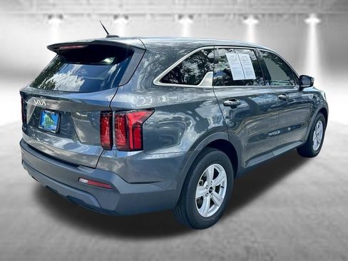 Used 2023 Kia Sorento LX FWD image 5