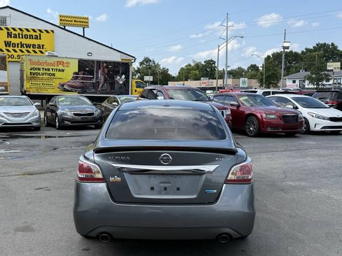 Used 2014 Nissan Altima 2.5 SV FWD image 4