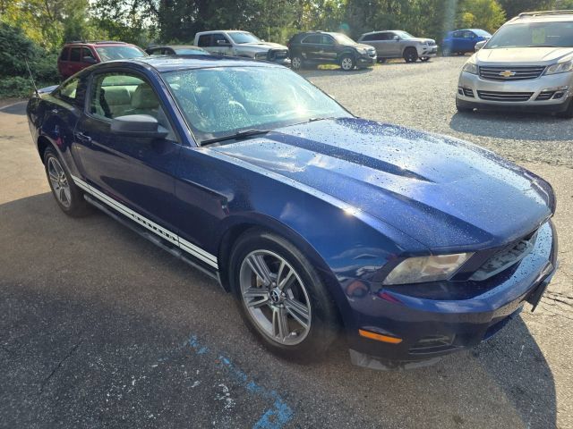 Used 2010 Ford Mustang Coupe RWD image 3