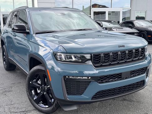 New 2026 Jeep Grand Cherokee Limited w/ Limited Altitude Package AWD/4WD image 1