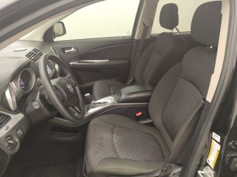 Used 2020 Dodge Journey SE FWD image 17