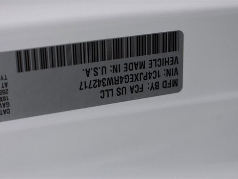 Certified 2024 Jeep Wrangler Sahara w/ Technology Group image 39