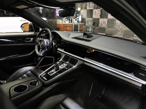 Used 2018 Porsche Panamera 4S AWD/4WD image 10