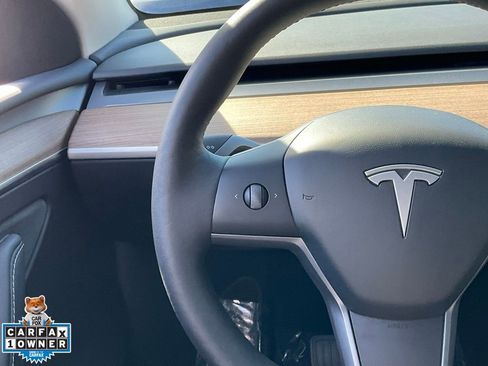 Used 2025 Tesla Model Y Long Range image 39