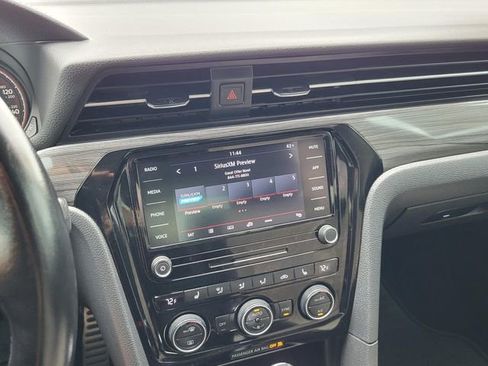 Used 2020 Volkswagen Passat 2.0T R-Line image 6