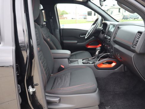 Used 2023 Nissan Frontier PRO-4X w/ Pro Convenience Package AWD/4WD image 13