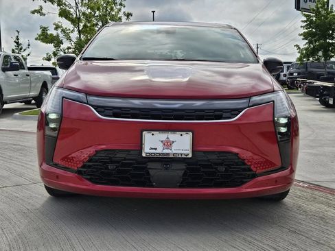 New 2027 Chrysler Pacifica Select FWD image 4