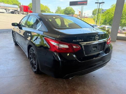Used 2016 Nissan Altima 2.5 S w/ Power Driver Seat Package FWD image 4