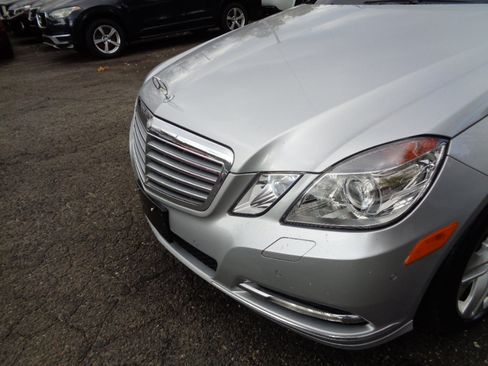 Used 2011 Mercedes-Benz E 350 4MATIC Sedan image 9