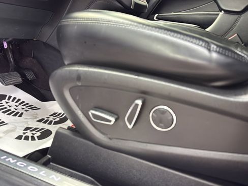 Used 2019 Lincoln MKC Select w/ Select Plus Package FWD image 7