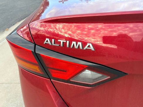 Used 2024 Nissan Altima 2.5 SV image 14