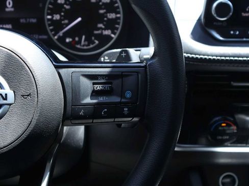 Used 2021 Nissan Rogue SV FWD image 23