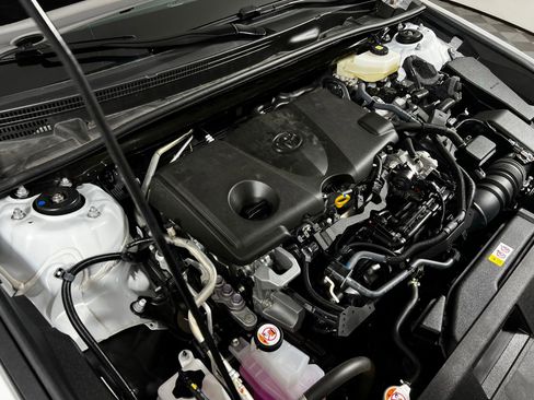 Certified 2025 Toyota Camry SE FWD image 10