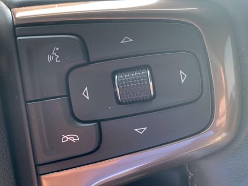 Used 2022 Chevrolet Suburban High Country AWD/4WD image 12
