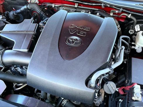 Used 2020 Toyota Tacoma TRD Sport image 31