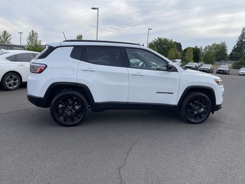 Used 2025 Jeep Compass Latitude w/ Altitude Special Edition AWD/4WD image 6