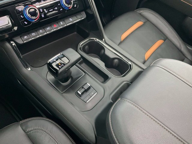 Used 2024 GMC Sierra 1500 AT4 w/ Technology Package AWD/4WD image 15