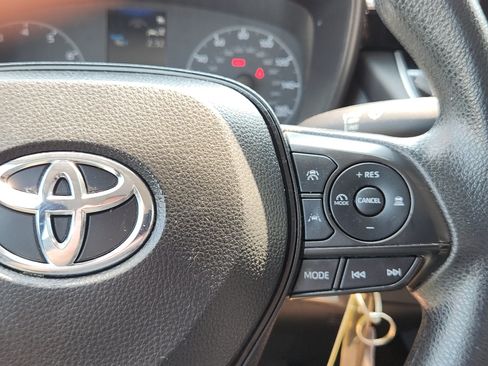 Used 2024 Toyota Corolla LE FWD image 17