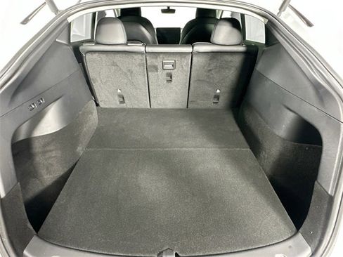 Used 2022 Tesla Model Y Long Range image 27