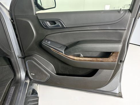 Used 2018 Chevrolet Tahoe LT w/ LT Signature Package image 35