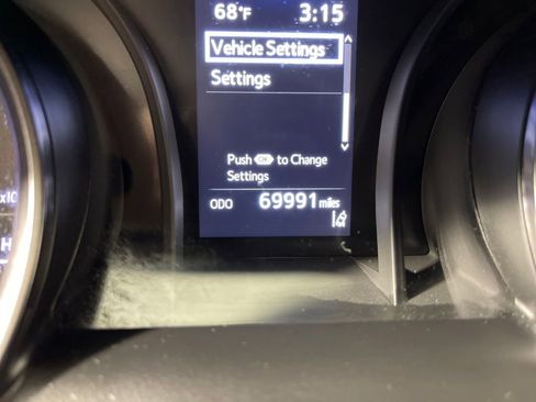 Certified 2022 Toyota Camry SE image 19