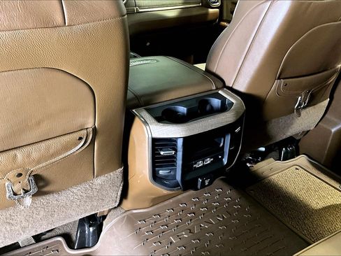 Used 2024 RAM 3500 Limited image 11