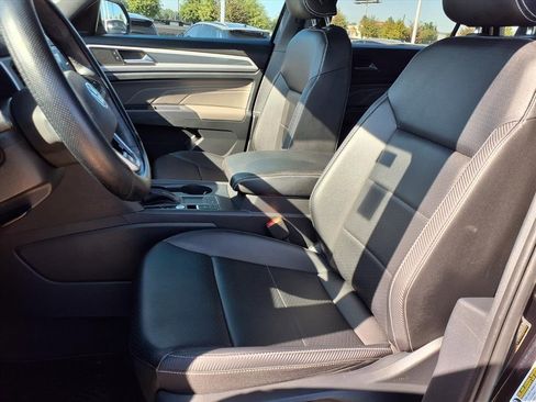 Used 2021 Volkswagen Atlas Cross Sport SE w/ Panoramic Sunroof Package image 22