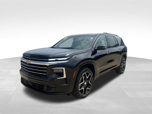 Used 2026 Chevrolet Traverse High Country w/ LPO, Floor Liner Package AWD/4WD image 1