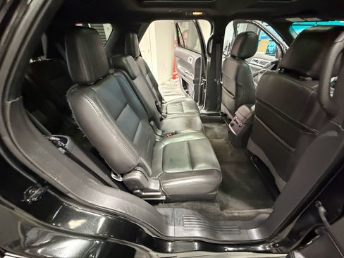 Used 2015 Ford Explorer XLT w/ Equipment Group 202A image 48