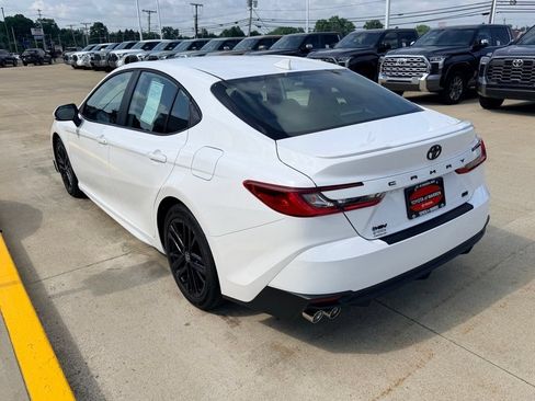 Used 2026 Toyota Camry SE FWD image 7