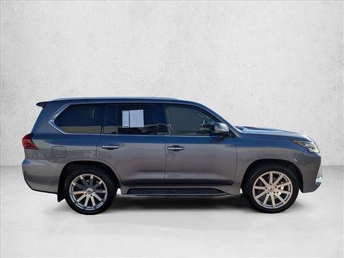 Used 2017 Lexus LX 570 4WD image 3