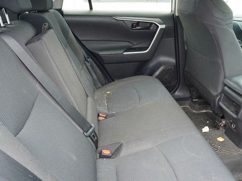 Used 2021 Toyota RAV4 LE AWD/4WD image 12