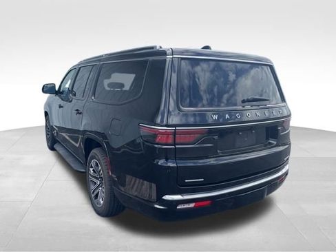 Used 2023 Jeep Wagoneer L Series II AWD/4WD image 5