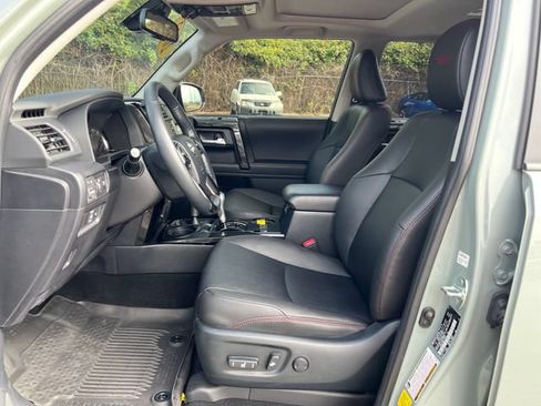 Used 2023 Toyota 4Runner TRD Off-Road Premium w/ Moonroof Package AWD/4WD image 15