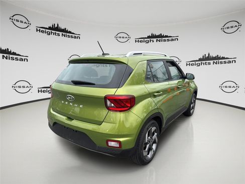 Used 2023 Hyundai Venue SEL w/ Cargo Package image 5