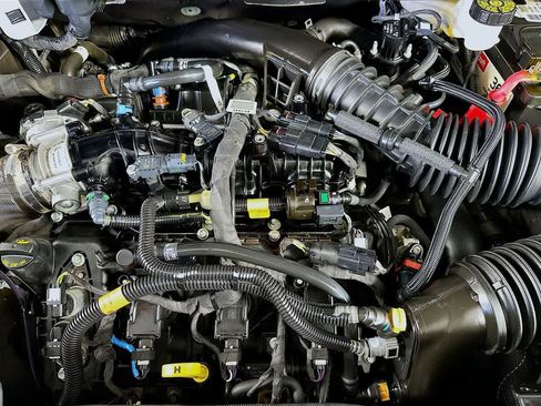 Certified 2021 Ford Edge ST w/ Equipment Group 401A image 9