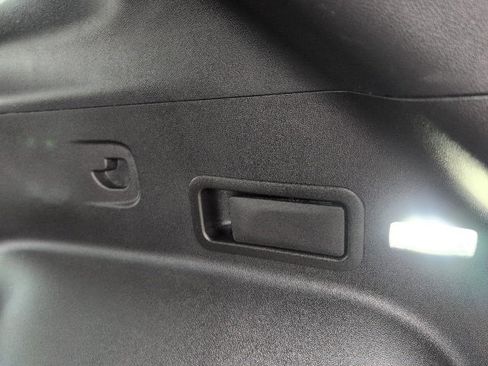 Certified 2022 Chevrolet Blazer LT w/ LPO, Black Accent Package image 49