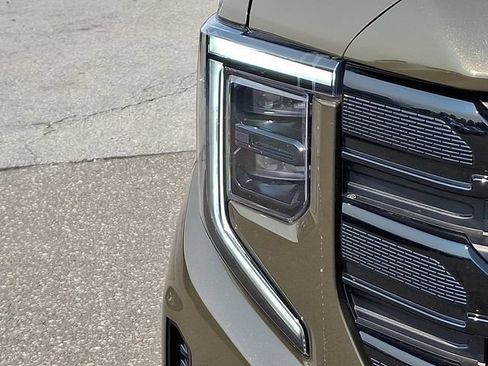 Used 2024 GMC Sierra 1500 Elevation w/ X31 Off-Road Package AWD/4WD image 29