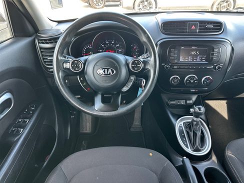 Used 2017 Kia Soul image 7
