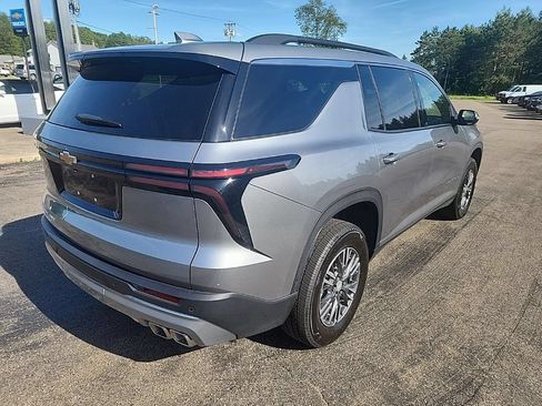 Used 2026 Chevrolet Traverse LT AWD/4WD image 5