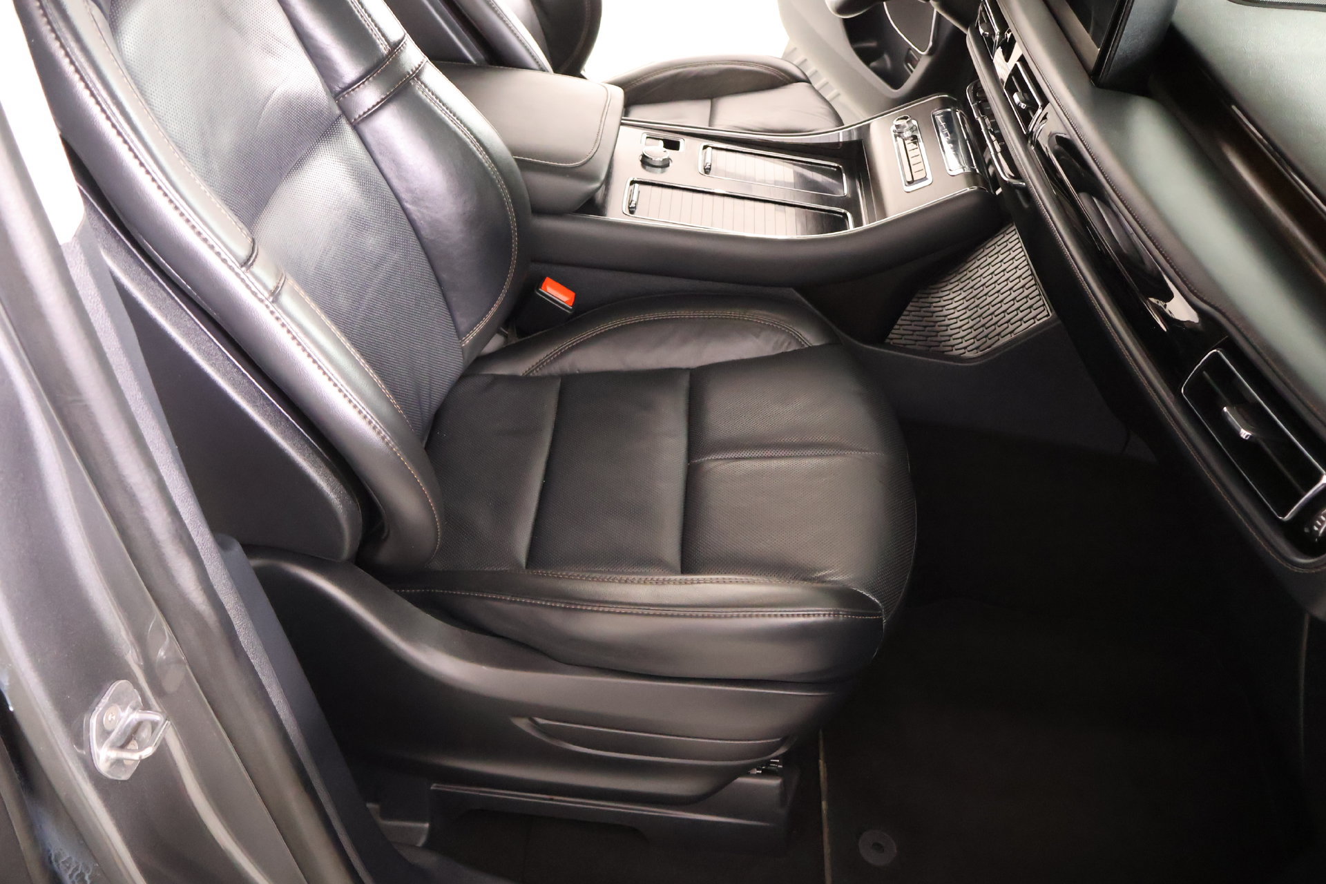 Used 2025 Lincoln Aviator Reserve w/ Jet Appearance Package AWD/4WD image 15