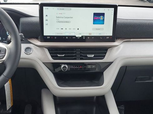 New 2026 Ford Explorer Active w/ Active Comfort Package image 28