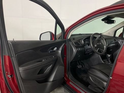 Used 2021 Buick Encore Preferred FWD image 23