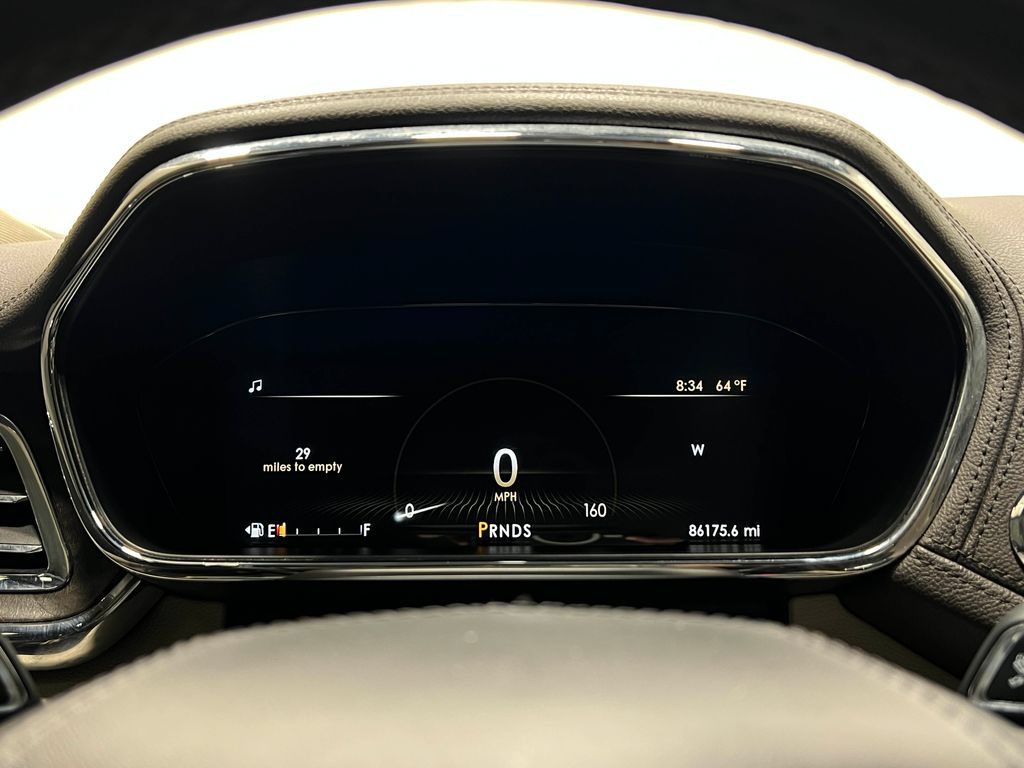 Used 2017 Lincoln Continental Select w/ Climate Package FWD image 24