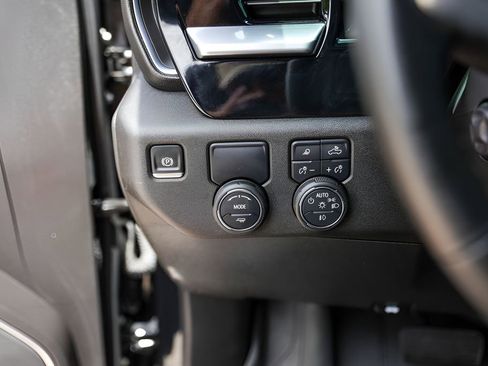 Used 2024 Chevrolet Silverado 1500 LTZ RWD image 18