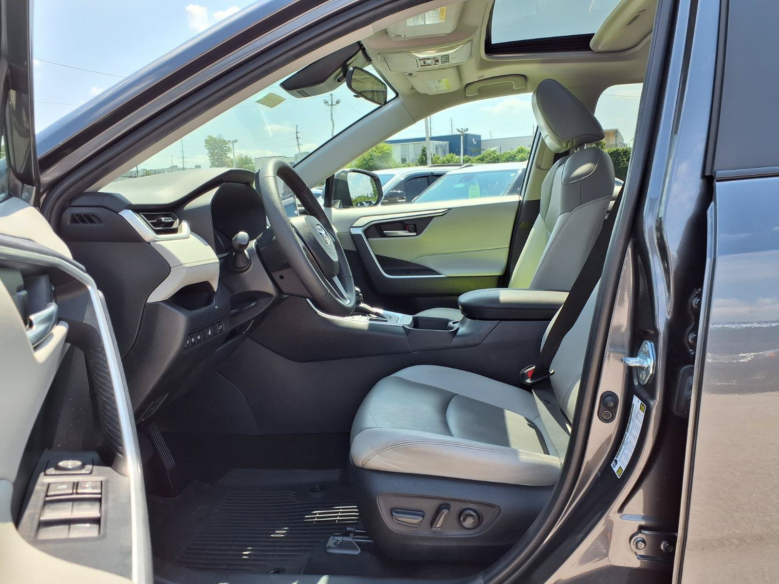 Used 2024 Toyota RAV4 XLE Premium w/ Weather Package AWD/4WD image 25