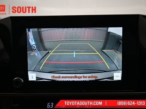 Used 2025 Toyota Camry SE FWD image 18