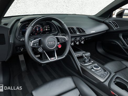 Used 2021 Audi R8 V10 w/ Premium Package RWD image 22