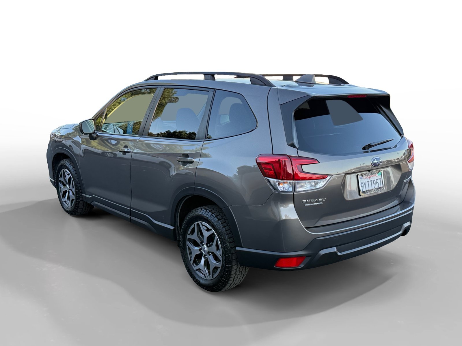 Used 2021 Subaru Forester Premium AWD/4WD image 3